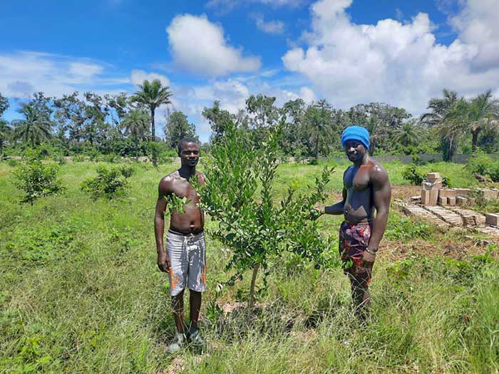 N'hésitez pas à venir nous rendre visite et faire vos achats en direct pour soutenir ce projet ayant pour but de créer des emplois 