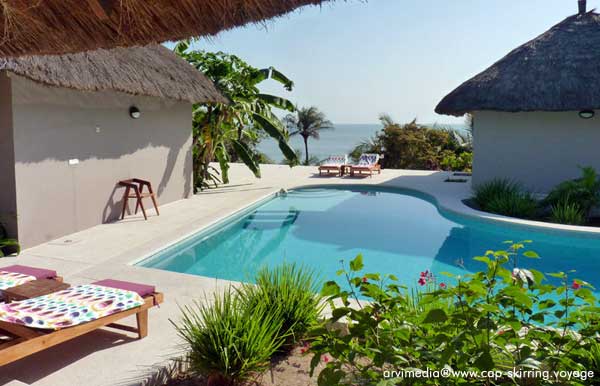 Location bungalow tout confort au bord de l'océan en bordure de mer à cap skirring sud du sénégal
