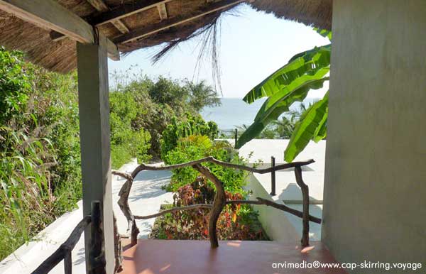 Location bungalow tout confort au bord de l'océan en bordure de mer à cap skirring sud du sénégal