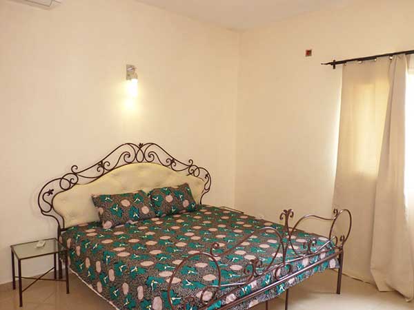 Appartement et studios à louer dans secteur Cap Randoulène, proche du village de Cap Skirring, des commerces et de la plage.