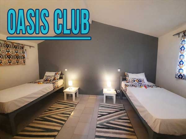 Grande chambre avec deux lits spacieuse et lumineuse. location Chambre Cap Skirring