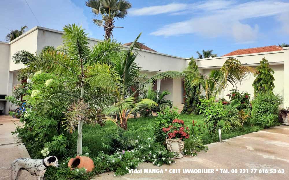 belle villa à vendre avec jardin à Cap Randoulène