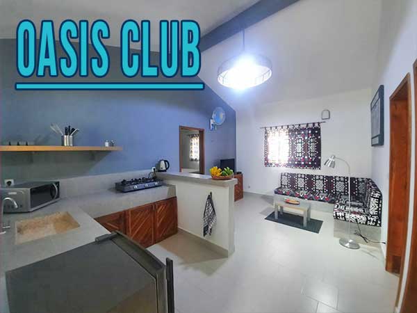 Petite villa maison à louer Cap Skirring Sénégal style bungalow Cusine américaine et salon confortable Oasis Club