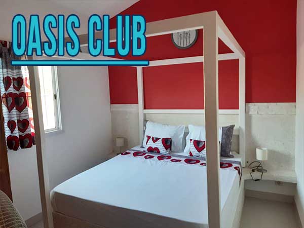 Grande villa de luxe 3 chambres avec rez de chaussée + 2 niveaux, surface totale 200 m², ventilée et climatisée. Dans résidence surveillée.