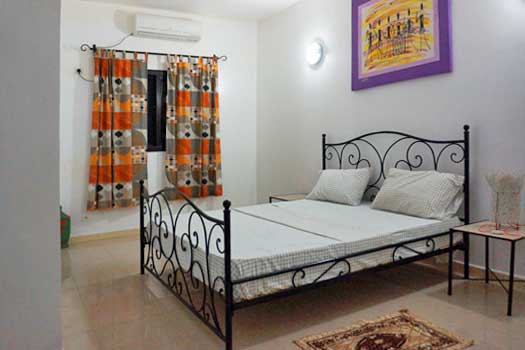 Hôtel Chez Sophie Cap Skirring Cap Randoulène, chambres tout confort avec télé, salle de bain, wifi, ventilateur et climatisation.