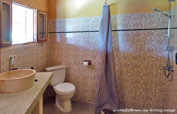 Location bungalow tout confort au bord de l'océan en bordure de mer à cap skirring sud du sénégal