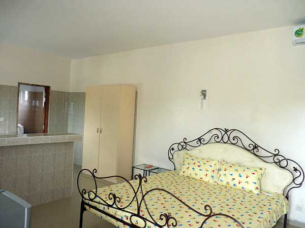 Appartement et studios à louer dans secteur Cap Randoulène, proche du village de Cap Skirring, des commerces et de la plage.