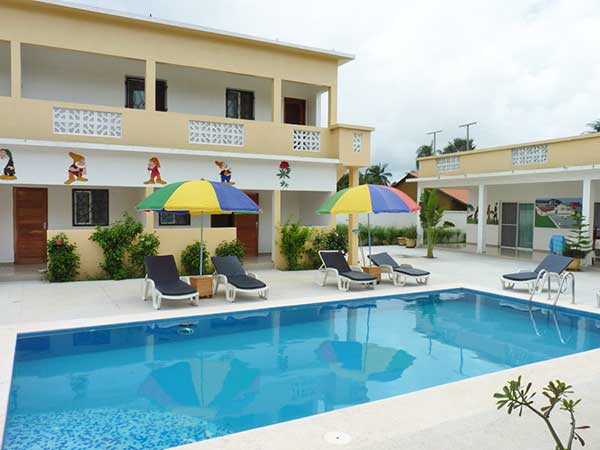 Appartement et studios à louer dans secteur Cap Randoulène, proche du village de Cap Skirring, des commerces et de la plage.