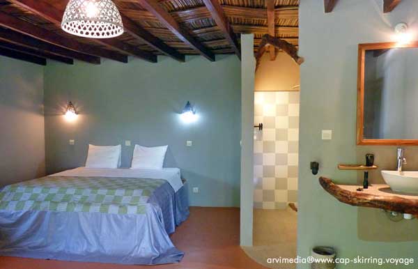 Location bungalow tout confort au bord de l'océan en bordure de mer à cap skirring sud du sénégal