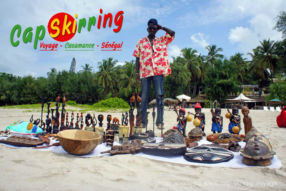 vente de pièces artistiques objet d'art africain souvenirs de vacances saladier en bois... Guerté arvimedia