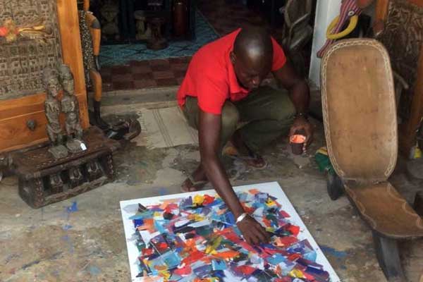 Peintre africain Sénégal Younouss Aidara Artiste peintre Younouss Aidara Cap Skirring Sénégal