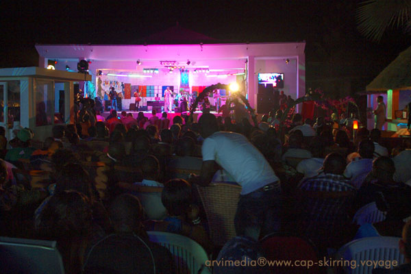 spectacle Cap Skirring