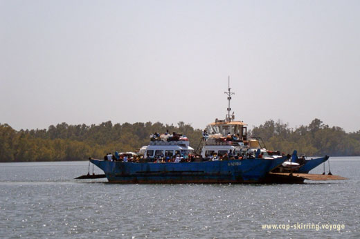 passage du fleuve Gambie faraféni