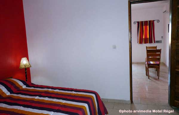 Location appartement dans Motel Régal à Cap Skirring idéal pour vos vacances dans résidence très propre et très calme.