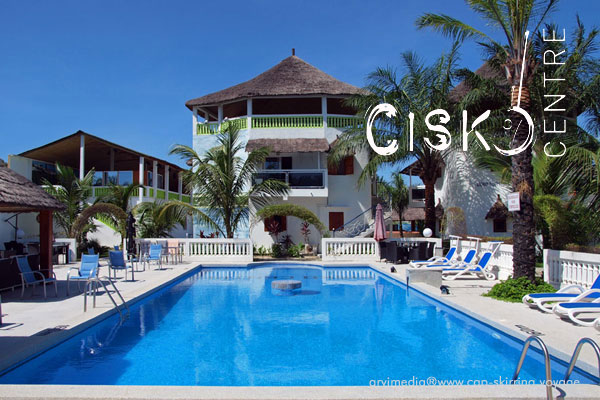 piscine hôtel Cisko centre culturel capacité d'accueil 58 personnes