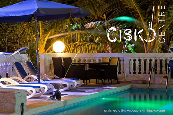 restaurant avec piscine à Cap Skirring