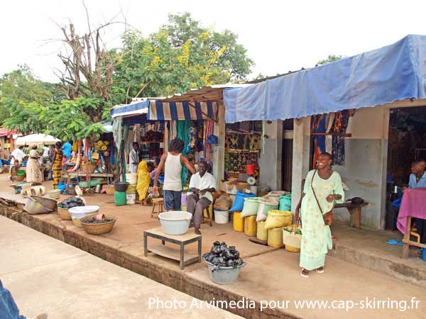 Oussouye, petite ville typiquement africaine, se trouve à environ 35 kilomètres de Cap Skirring. photo arvimedia