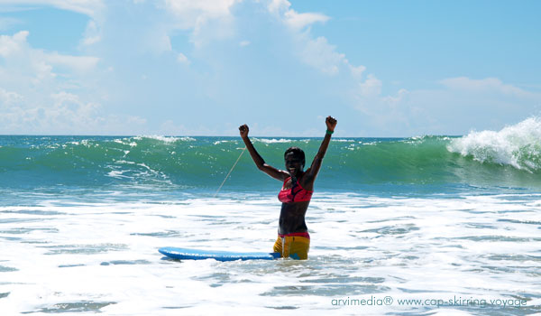 kadia gueye à été nommée par les habitants de la plage championne du monde de body board sur la plage de cap skirring casamance