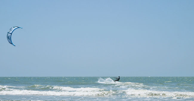 activités loisirs vacances en casamance le kitesurf est très développé dans la région sud du sénégal condition de vent exceptionnelle