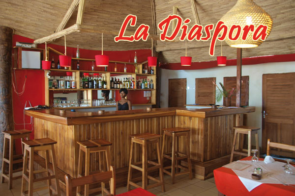 Bar à vin et cocktail La Diaspora Cap Skirring restaurant la diaspora à la sortie du village de cap skirring, route du savane direction baie de boucotte photo arvimedia