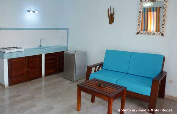 Location appartement dans Motel Régal à Cap Skirring décoration couleur agréable et différente pour chaque logement