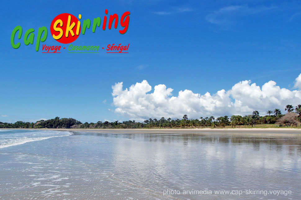 Surement l'une des plus belle plage du Sénégal, le Cap Skirring vous offre un décor naturel unique pour des vacances réussie arvimedia