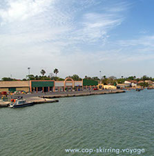 arrivée au port de ziguinchor en Casamance, distance pour rejoindre le Cap Skirring 70 km en taxi ou en bus