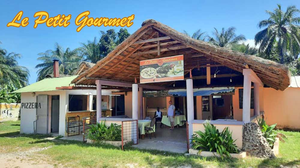 Bar - Restaurant - Pizzeria - Le Petit Gourmet - Cap Skirring - Sénégal Tél. +221 77 145 00 70 / +221 77 376 36 53 photo arvimedia kadia