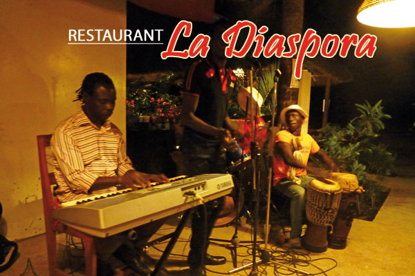 La Diaspora Soirées à thèmes sortir à cap skirring Le restaurant " La Diaspora" invite régulièrement des groupes de musique locaux notamment de Casamance idée de sortie à cap skirring