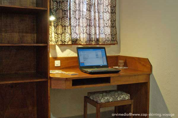 l'hôtel est ouvert à tous pendant la saison d'hiver, les tarifs sont très abordables et le service est de qualité